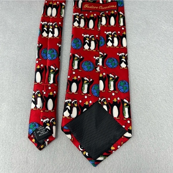 Christmas Penguin tie, Red, Silk, Festive Occasions, 57 x 3.5 Inches. - Picture 3 of 6